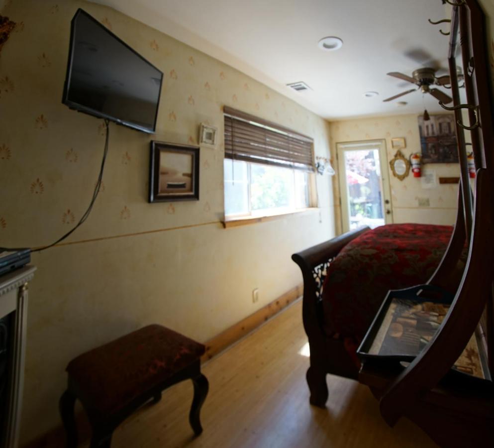 לייק ארוהד Fleur De Lac Europeran Inn מראה חיצוני תמונה